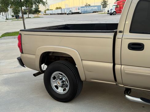 Used 2004 Chevrolet Silverado 2500 LS RWD image 54