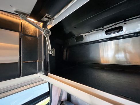 Used 2014 Mercedes-Benz Sprinter 4500 image 25