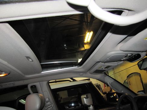 Used 2004 Toyota Sequoia Limited image 17