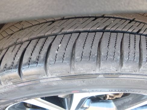 Used 2021 Toyota C-HR XLE image 10