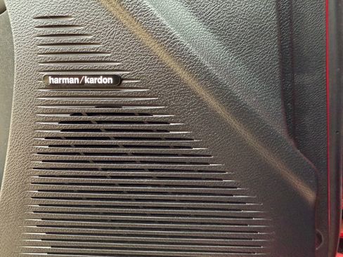 Used 2017 Dodge Challenger SRT Hellcat image 31