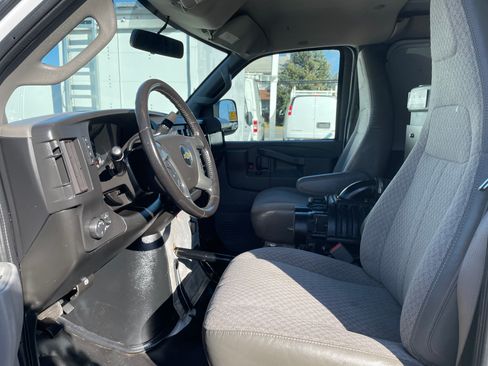 Used 2019 Chevrolet Express 3500 image 13