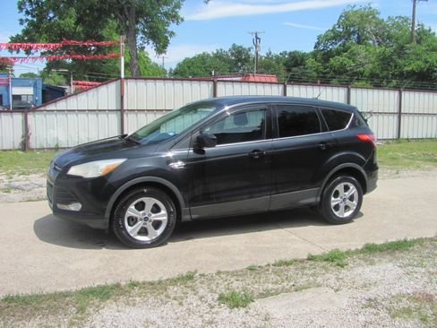 Used 2014 Ford Escape 4WD SE image 1