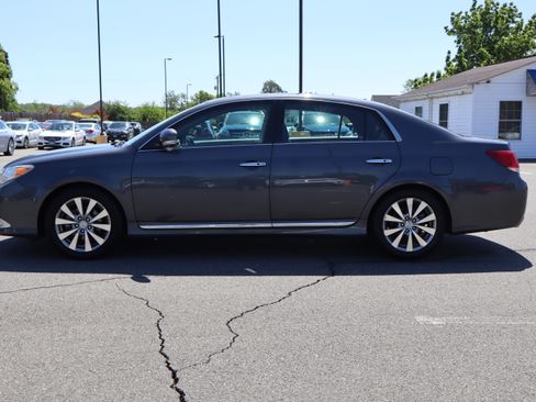 Used 2011 Toyota Avalon Limited FWD image 5