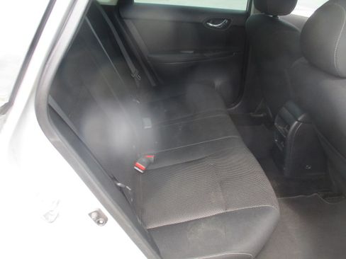 Used 2019 Nissan Sentra S image 17