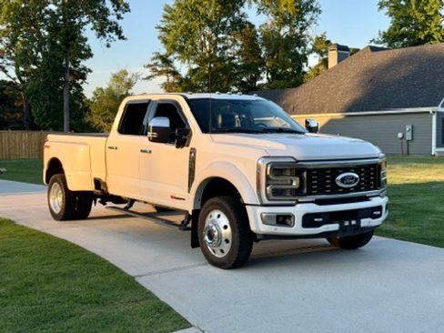 Used 2024 Ford F450 4x4 Crew Cab Limited image 1