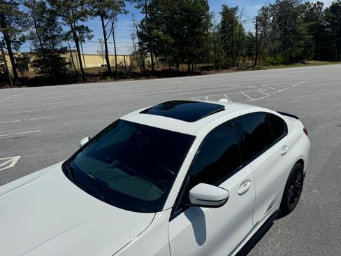 Used 2023 BMW 330i xDrive image 11