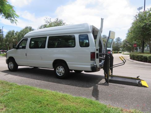 Used 2011 Ford E-350 and Econoline 350 Extended Super Duty RWD image 24