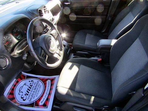 Used 2013 Jeep Patriot Latitude image 17