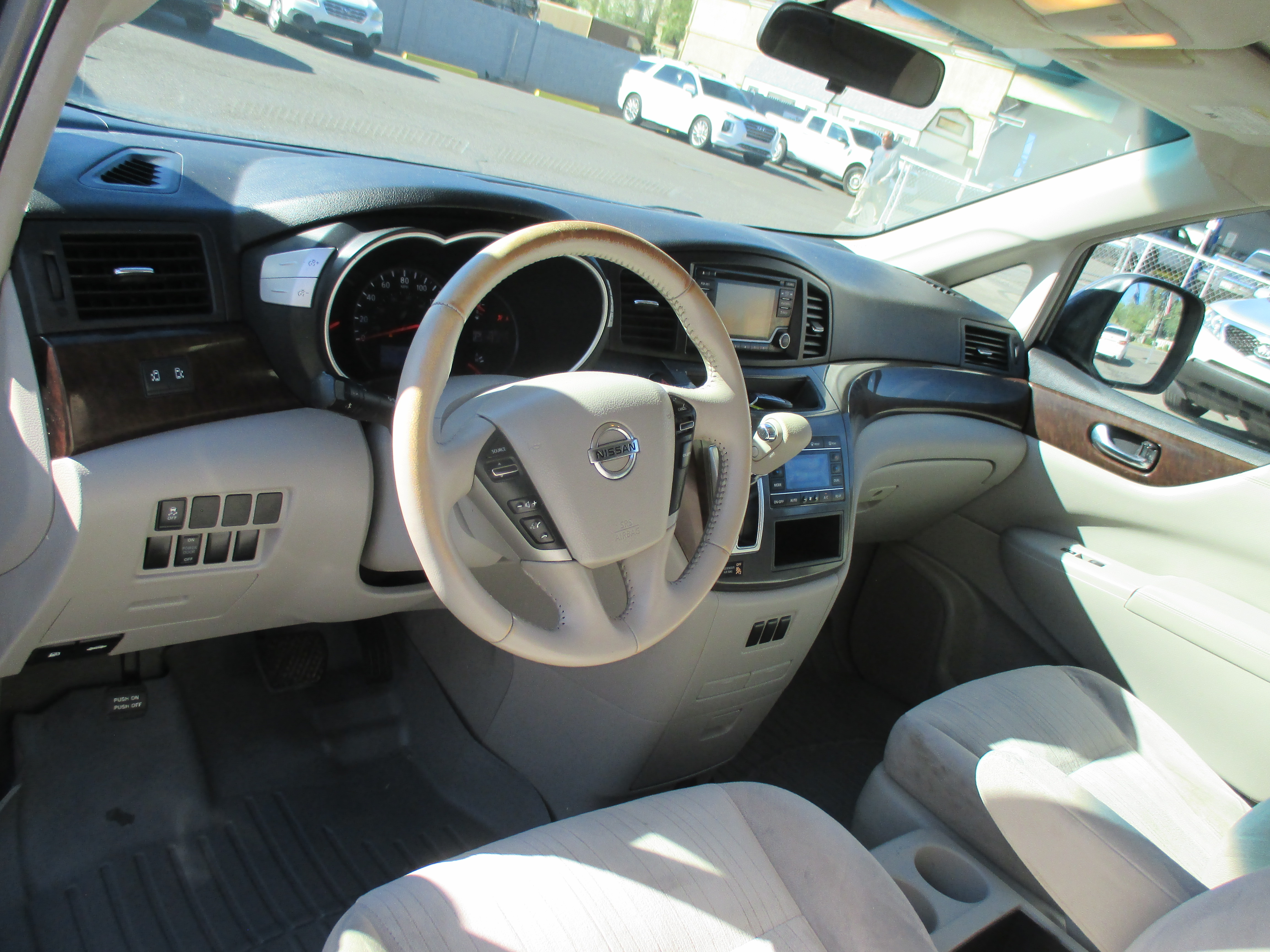 Used 2016 Nissan Quest SV Minivan 4D FWD image 5