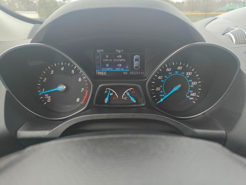 Used 2016 Ford Escape SE image 9