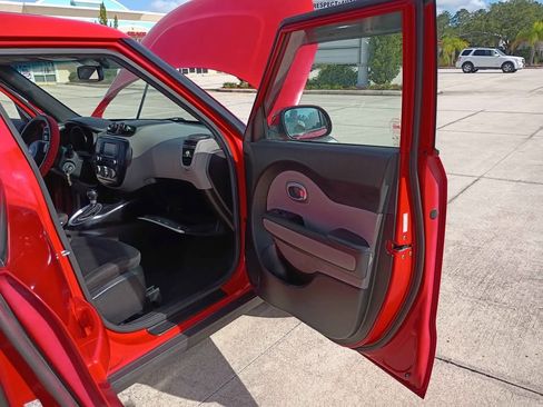 Used 2019 Kia Soul image 2