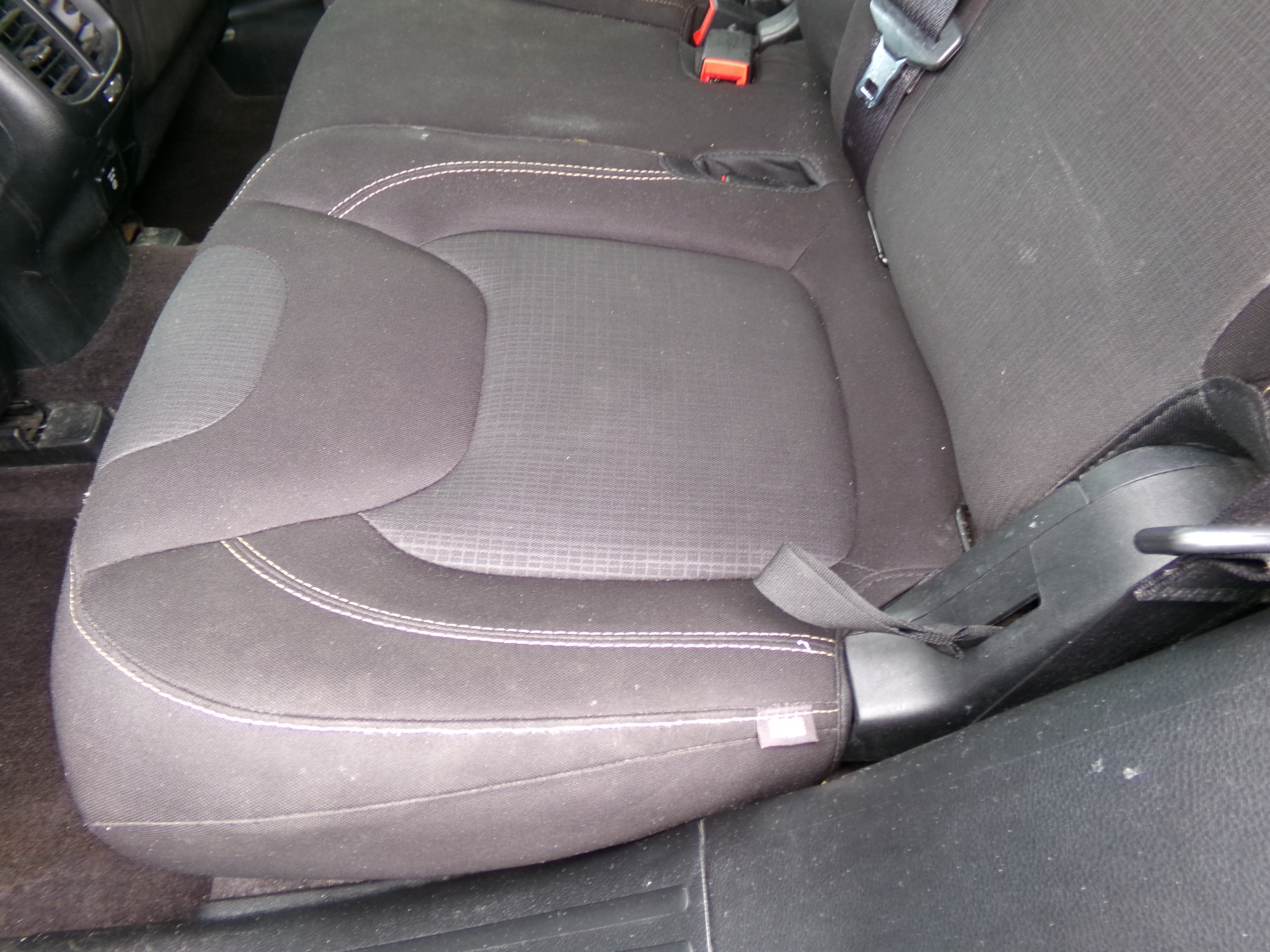 Used 2016 Jeep Cherokee 4WD Latitude image 10