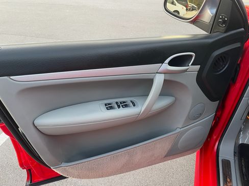 Used 2006 Porsche Cayenne S Titanium Edition image 10