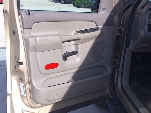 Used 2004 Dodge Ram 1500 Truck SLT image 9