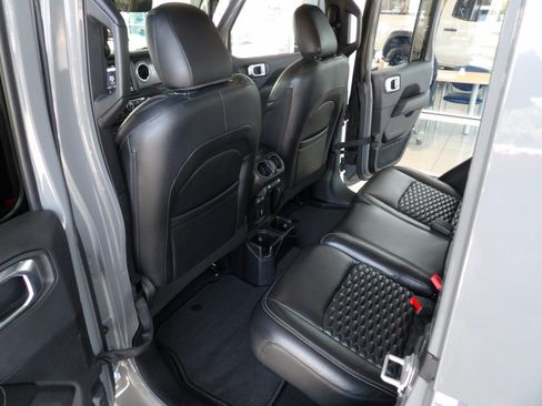 Used 2021 Jeep Wrangler 4WD Unlimited Sahara image 20