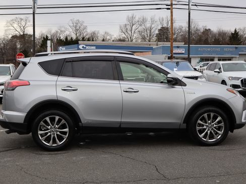 Used 2017 Toyota RAV4 Limited image 10