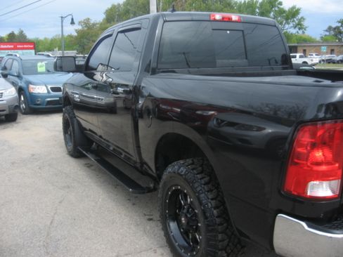 Used 2016 RAM 1500 4x4 Crew Cab SLT image 6