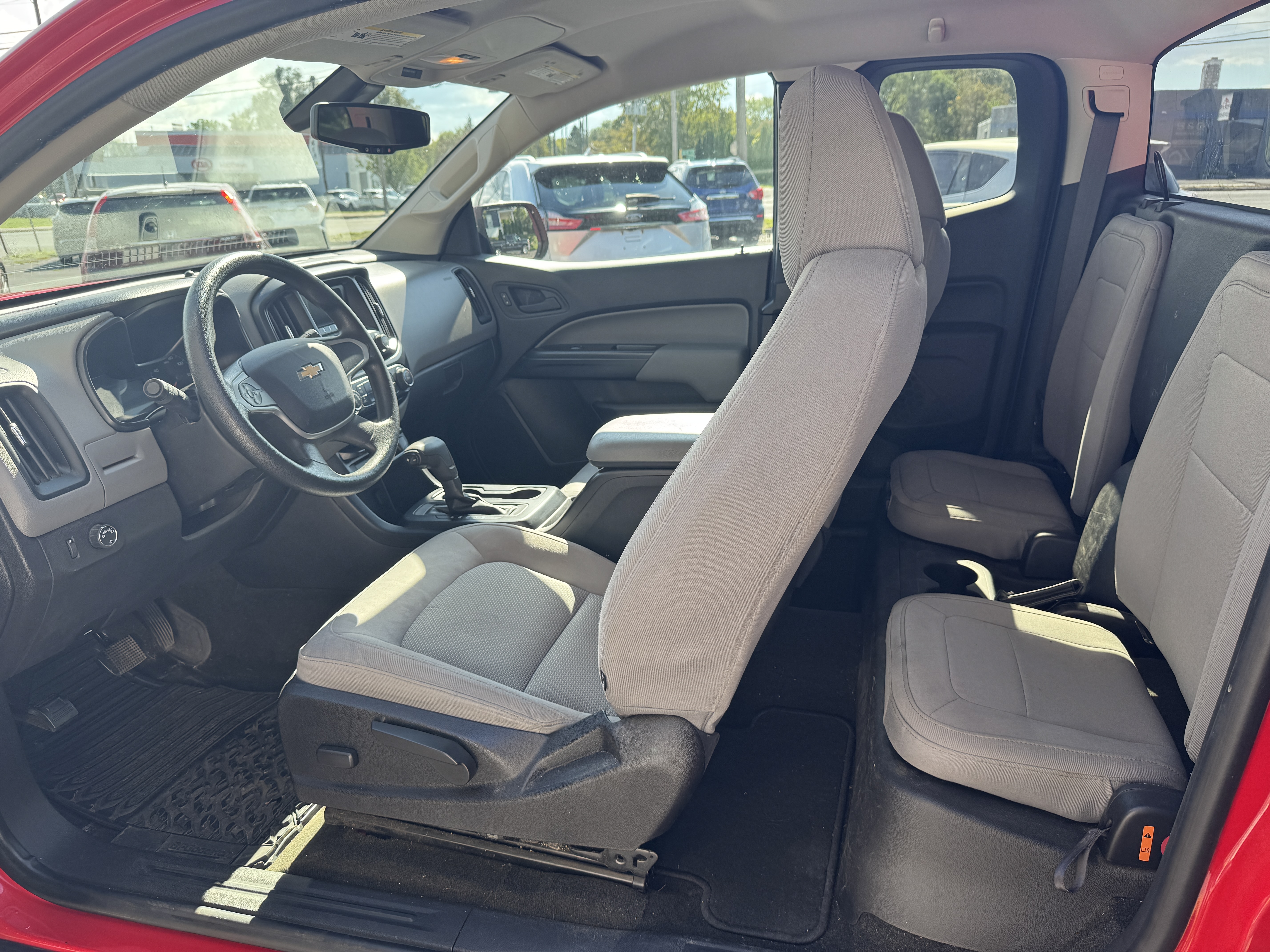 Used 2015 Chevrolet Colorado 2WD Extended Cab W/T image 7