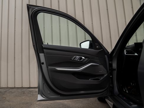 Used 2023 BMW M3 Base image 10