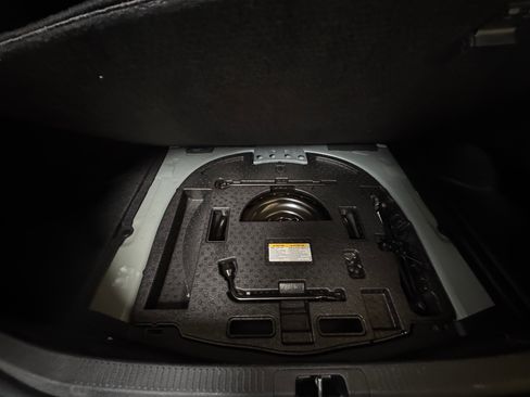 Used 2025 Toyota Camry SE image 13