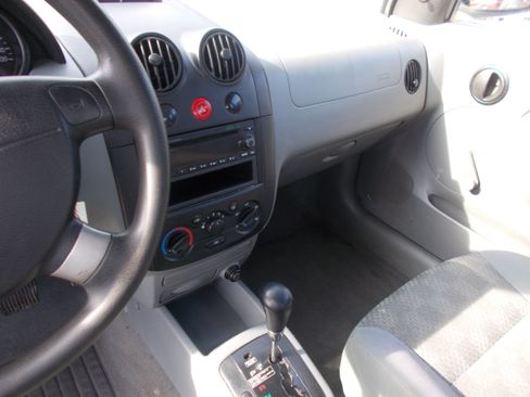 Used 2004 Chevrolet Aveo Sedan FWD image 8