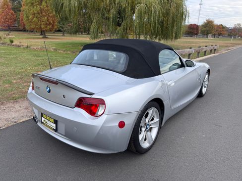 Used 2006 BMW Z4 3.0i image 37