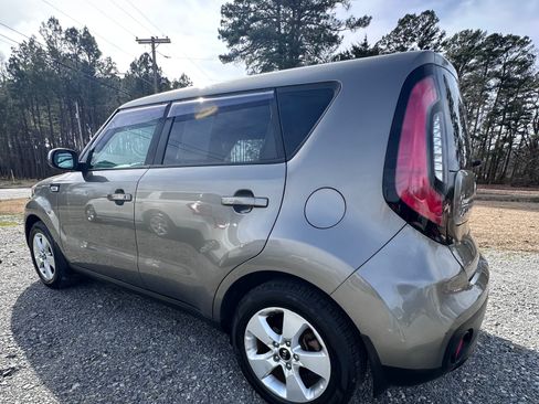 Used 2018 Kia Soul image 7
