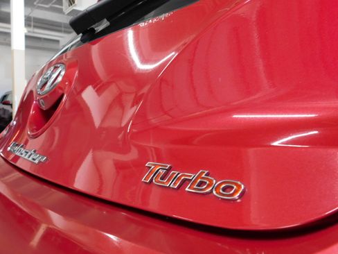Used 2016 Hyundai Veloster Turbo image 6