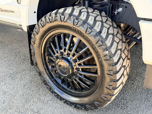 Used 2024 Ford F450 Platinum image 11