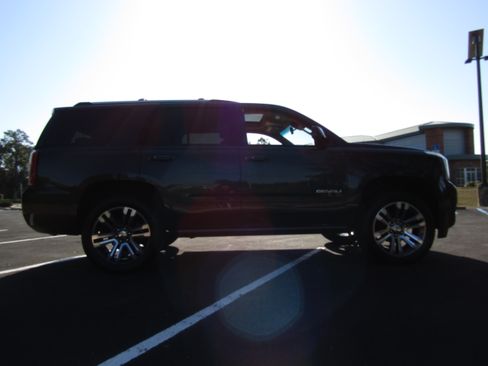 Used 2020 GMC Yukon Denali image 6