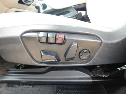 Used 2019 BMW X1 sDrive28i FWD image 12