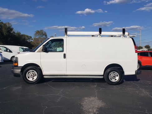 Used 2020 GMC Savana 2500 image 2