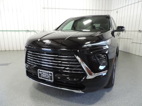 Used 2025 Buick Enclave Preferred image 4