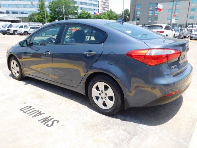 Used 2016 Kia Forte LX Sedan FWD image 6