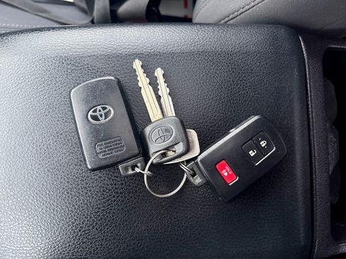 Used 2016 Toyota Tacoma TRD Off-Road image 22