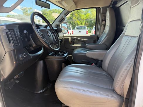 Used 2022 GMC Savana 2500 UNAVAIL RWD image 11