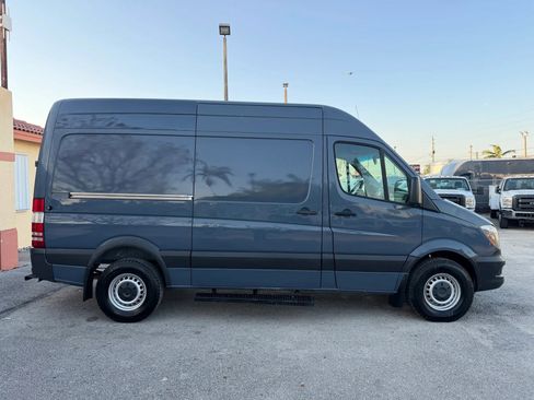Used 2018 Mercedes-Benz Sprinter 2500 image 7