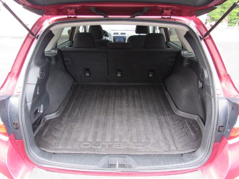 Used 2018 Subaru Outback 2.5i Premium AWD/4WD image 17