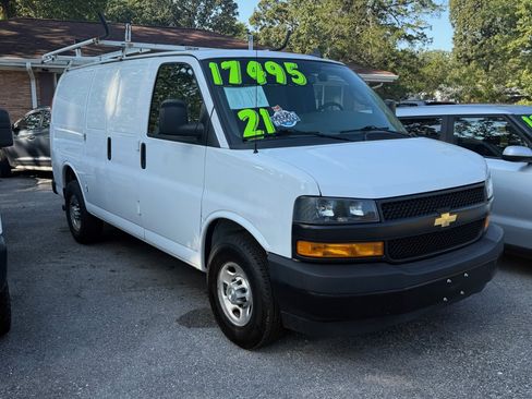Used 2021 Chevrolet Express 2500 image 4