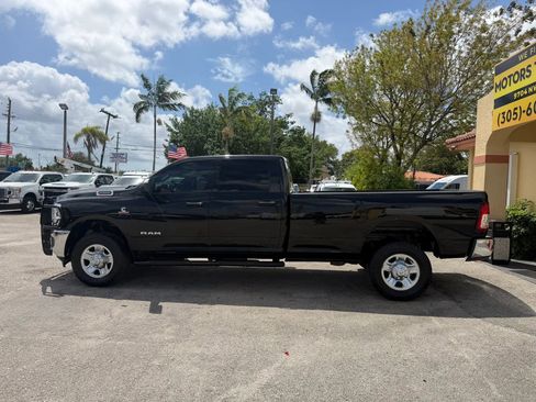 Used 2022 RAM 2500 Tradesman w/ Chrome Appearance Group AWD/4WD image 2