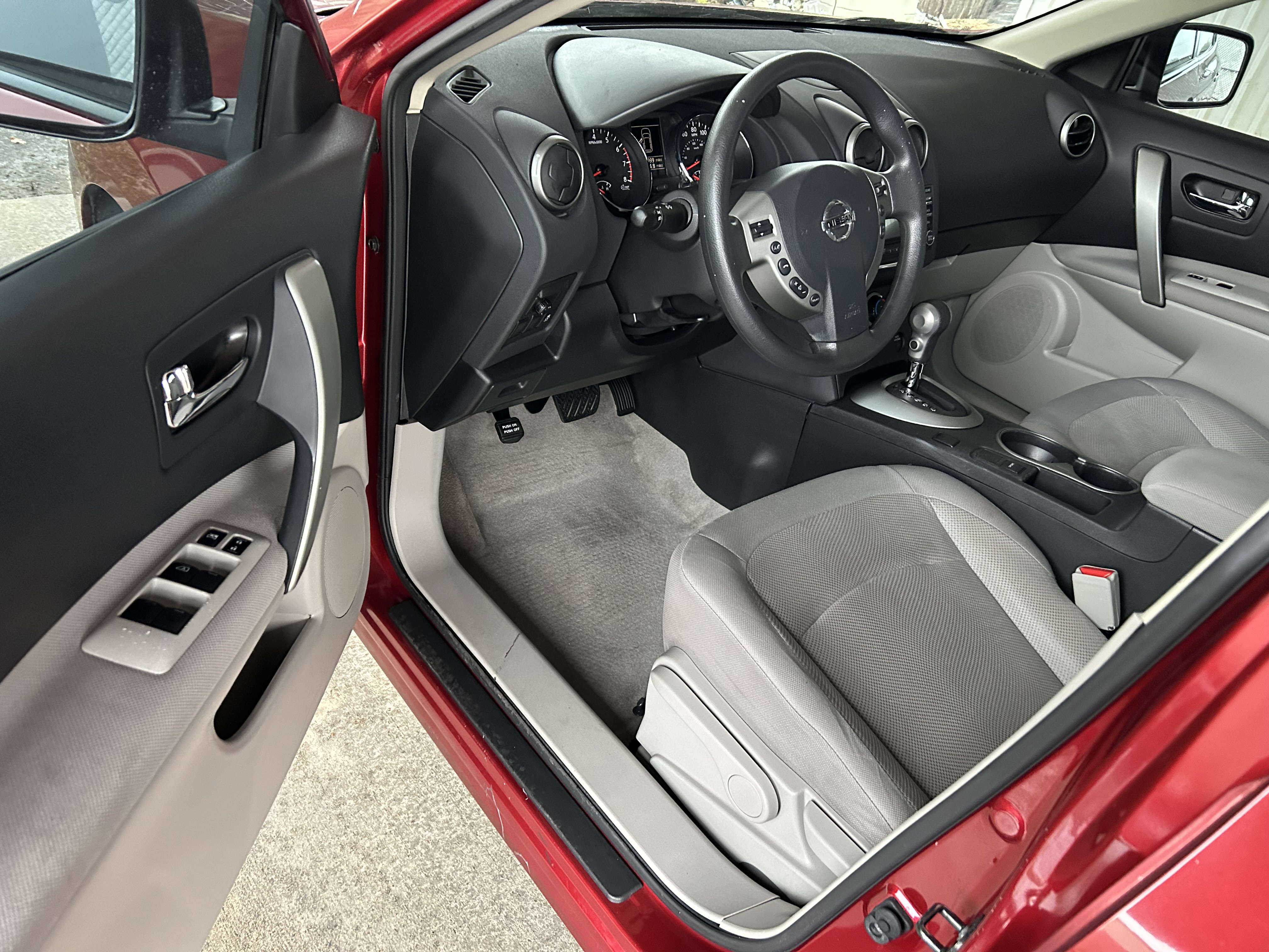 Used 2014 Nissan Rogue Select FWD S image 4