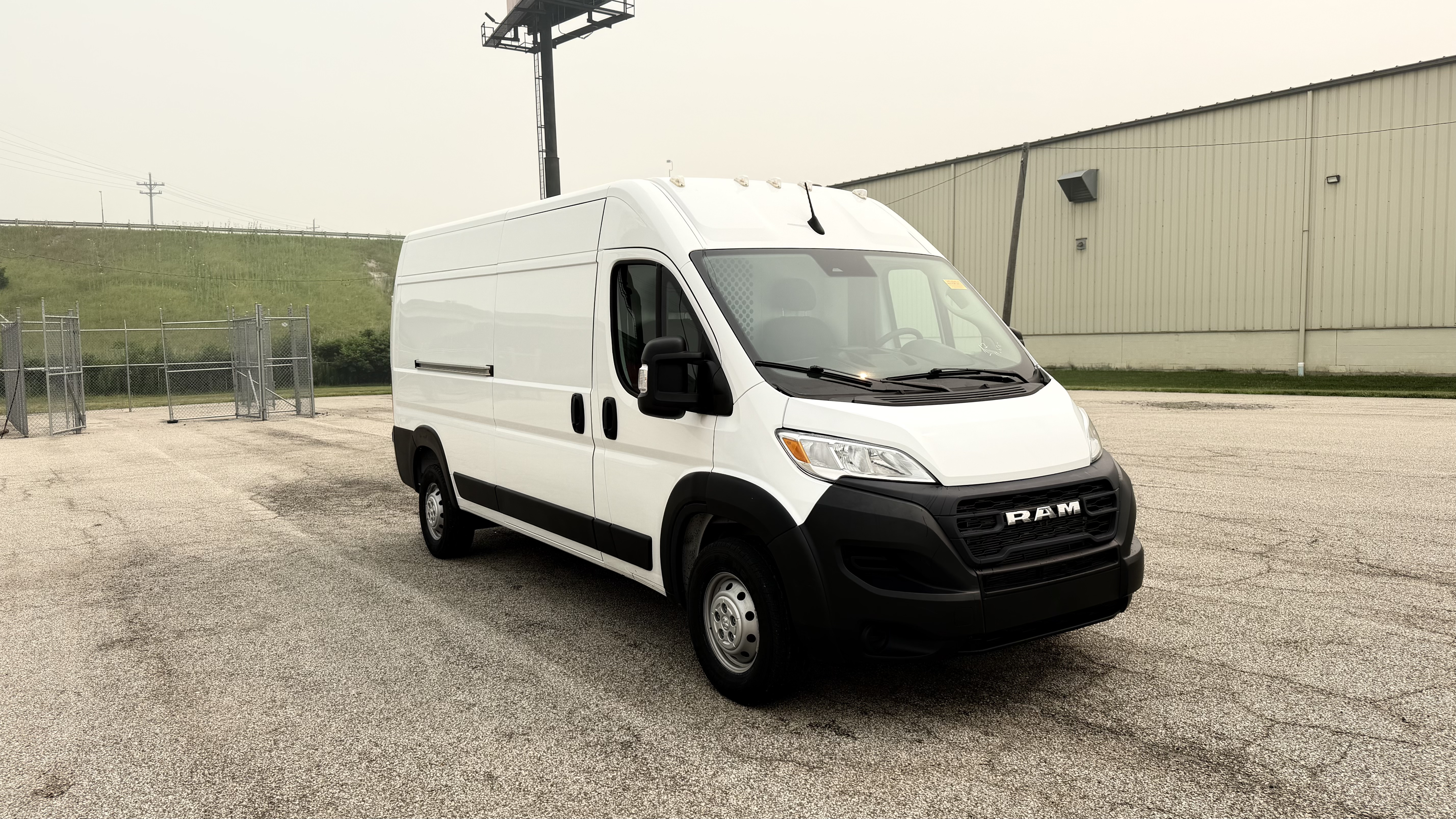 Used 2023 RAM ProMaster 2500 159 High Roof FWD image 3