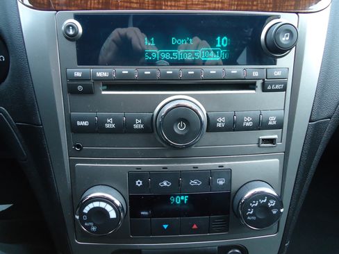 Used 2010 Chevrolet Malibu LTZ image 13