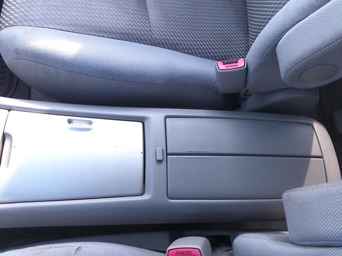 Used 2004 Toyota Highlander image 27