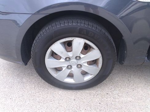 Used 2010 Hyundai Accent GS image 26