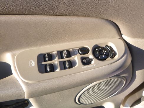 Used 2003 Dodge Ram 2500 Truck SLT image 13