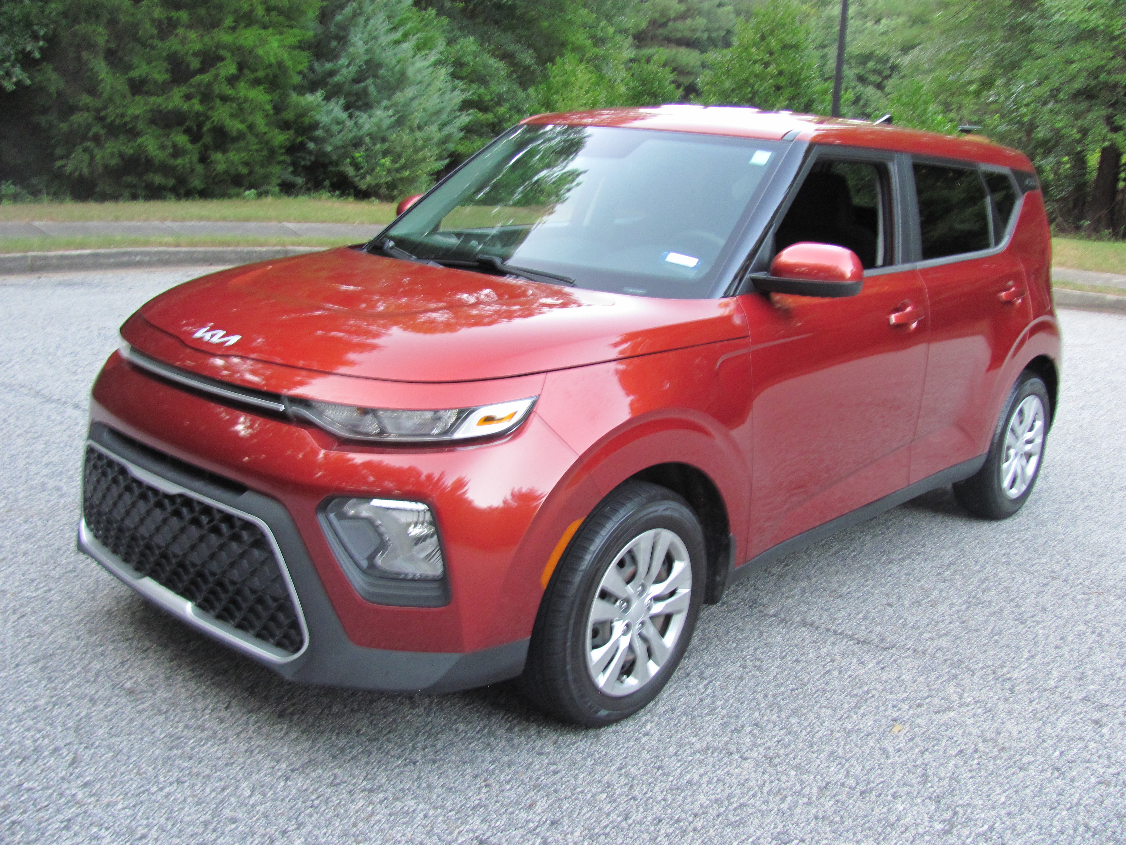 Used 2022 Kia Soul LX FWD image 2
