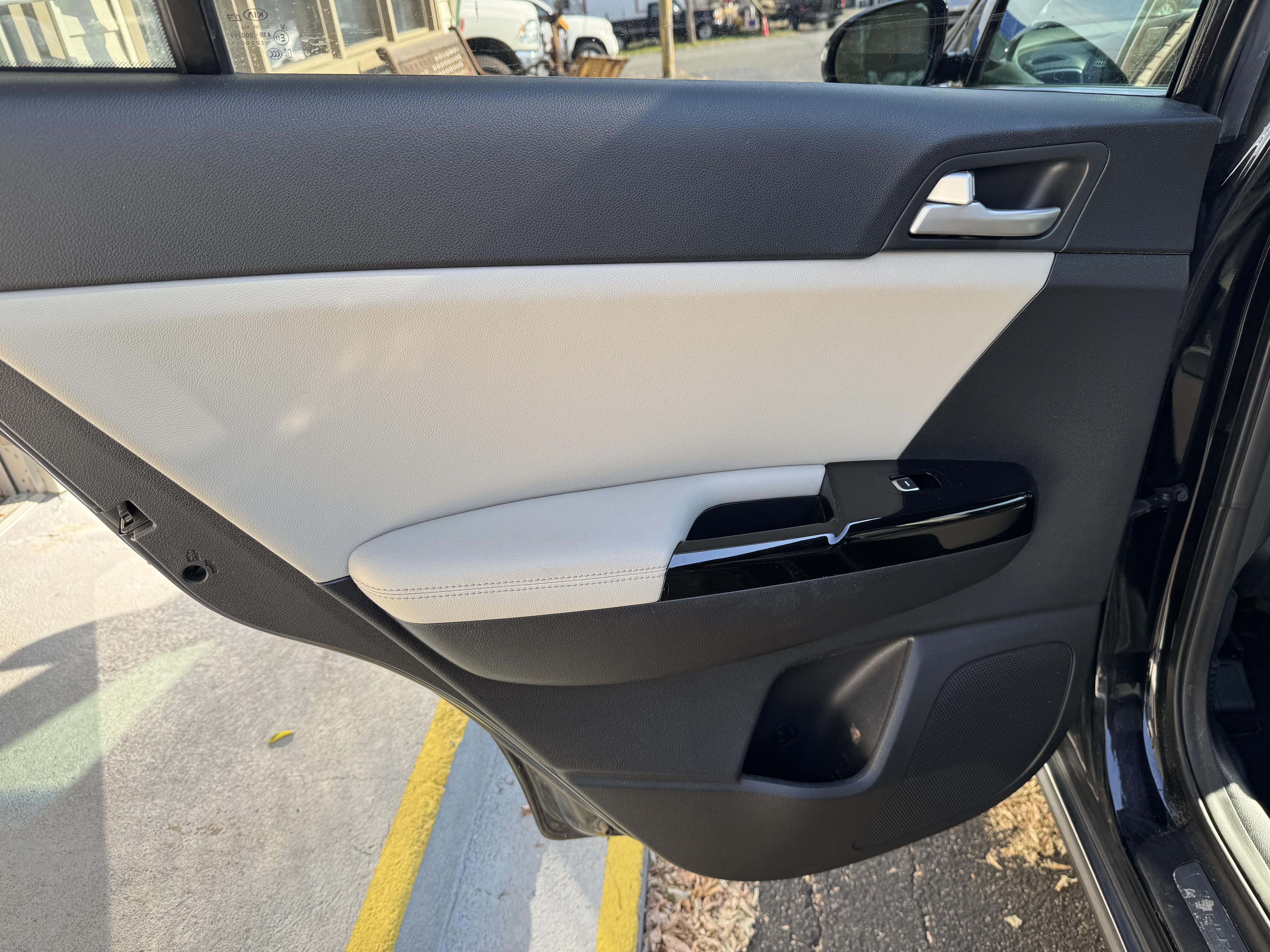 Used 2018 Kia Sportage AWD EX image 11