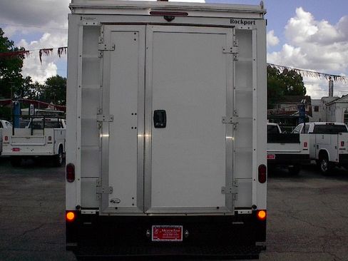 Used 2022 Chevrolet Express 3500 UNAVAIL RWD image 6